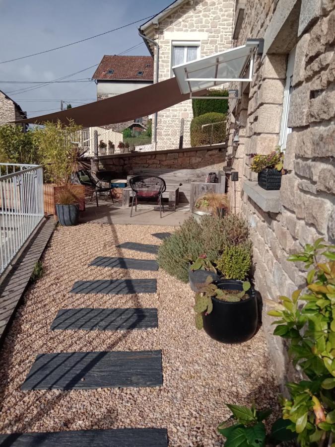 Le 28 Bed & Breakfast Uzerche Dış mekan fotoğraf
