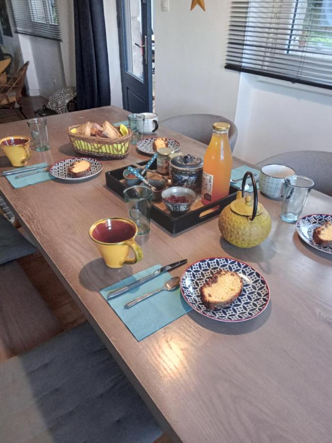 Le 28 Bed & Breakfast Uzerche Dış mekan fotoğraf