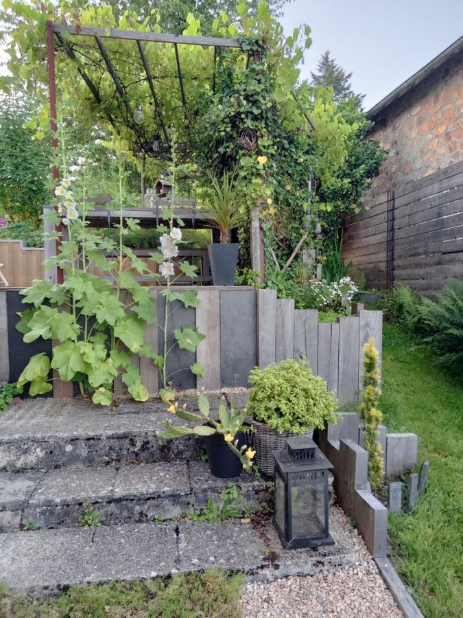 Le 28 Bed & Breakfast Uzerche Dış mekan fotoğraf