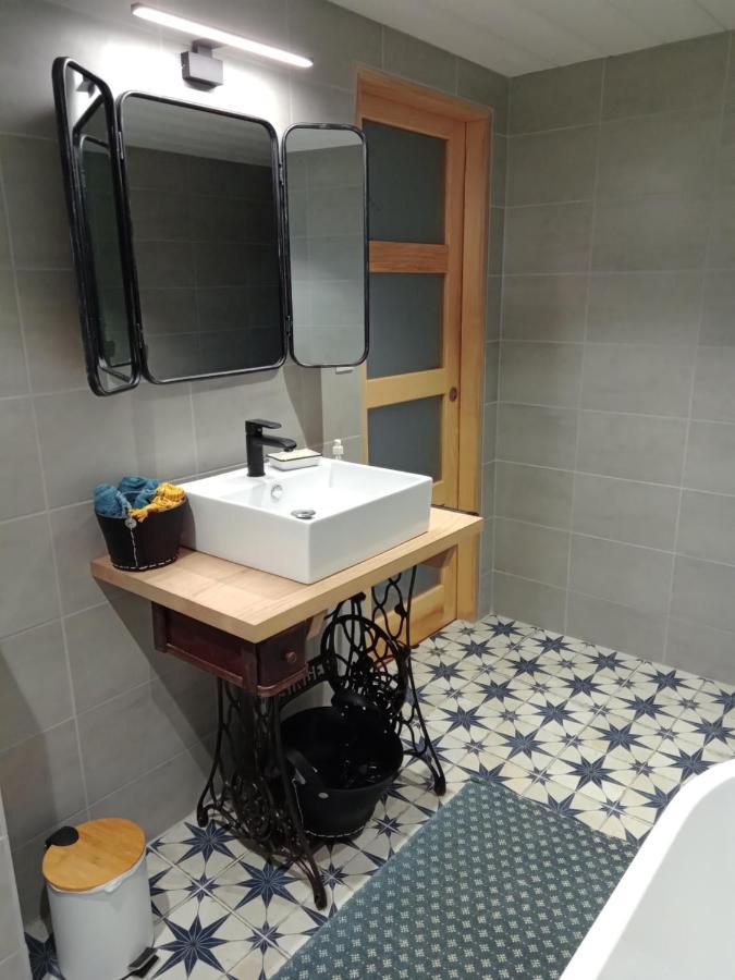Le 28 Bed & Breakfast Uzerche Dış mekan fotoğraf