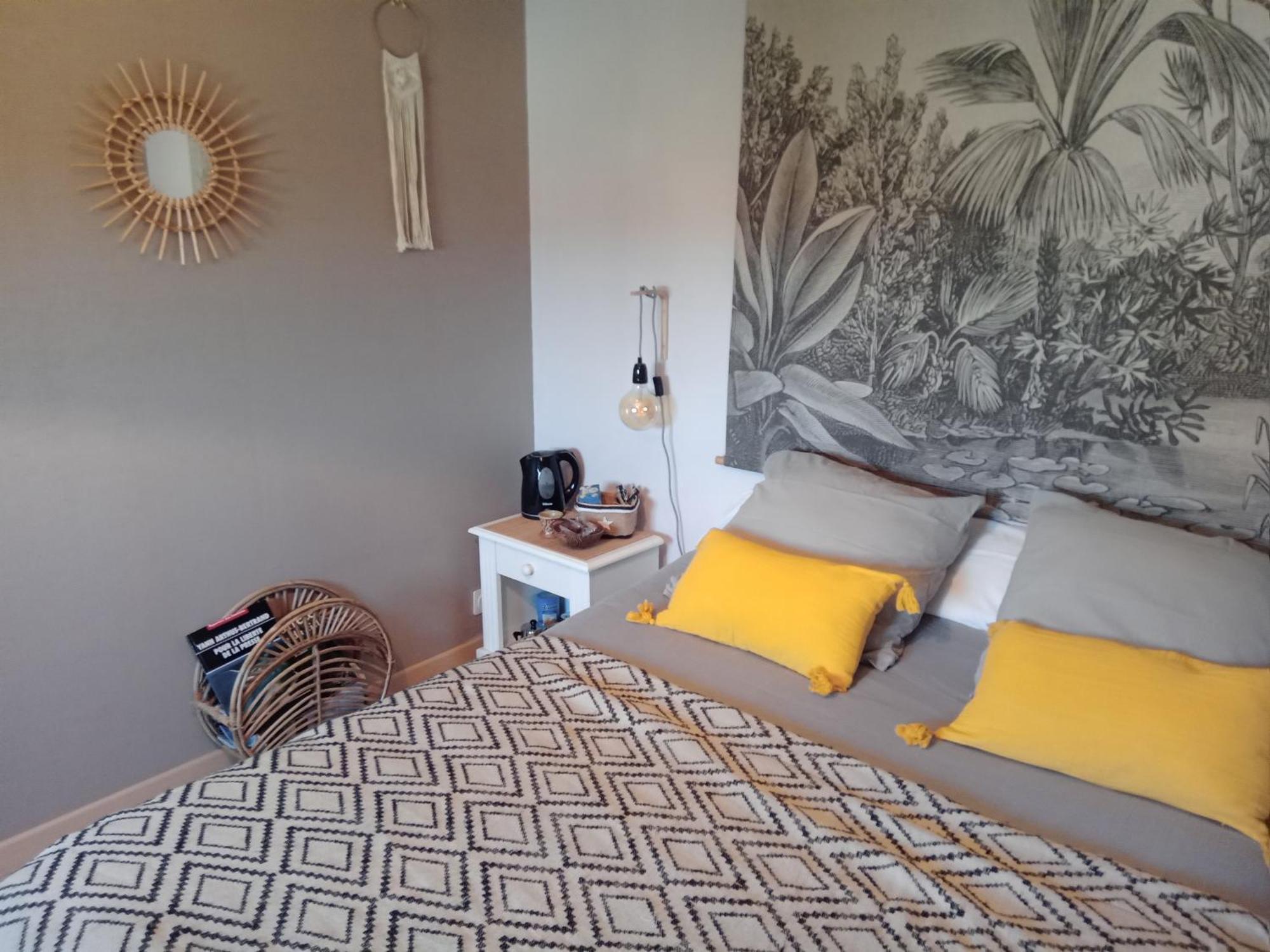 Le 28 Bed & Breakfast Uzerche Dış mekan fotoğraf
